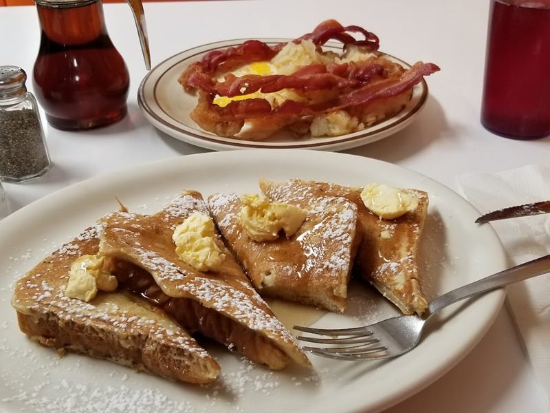 Swift's Breakfast House food